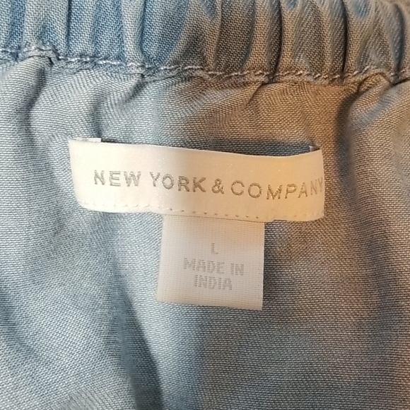 NEW York & Company Chambray Denim Look Blouse Size Large - Picture 5 of 8